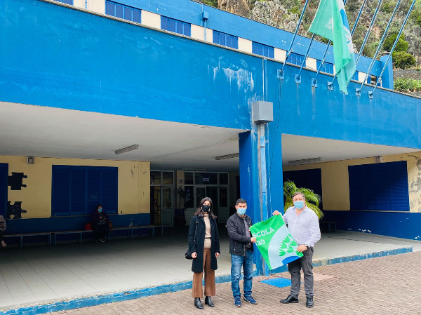 6-estabelecimentos-de-ensino-da-ponta-do-sol-recebem-bandeira-verde-eco-escolas